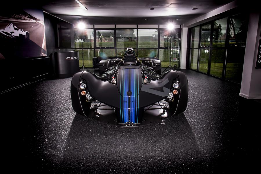  BAC Mono Art Car 2017 года  (фото 2 из 18)